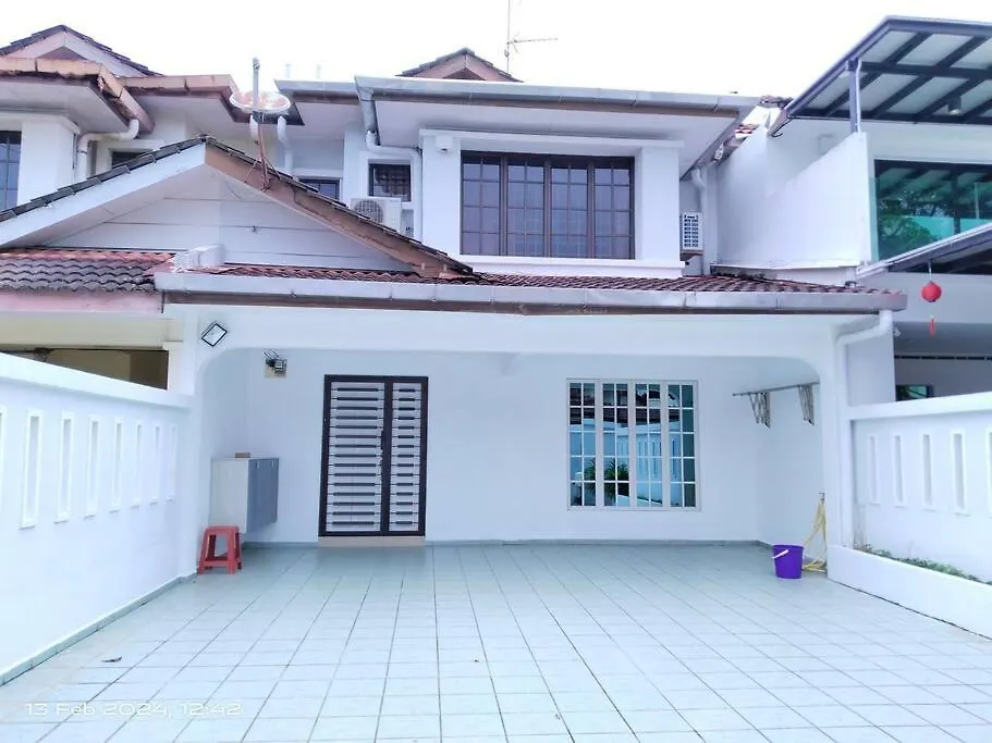 Holiday home Permas Jaya 2 Storey House Johor Bahru